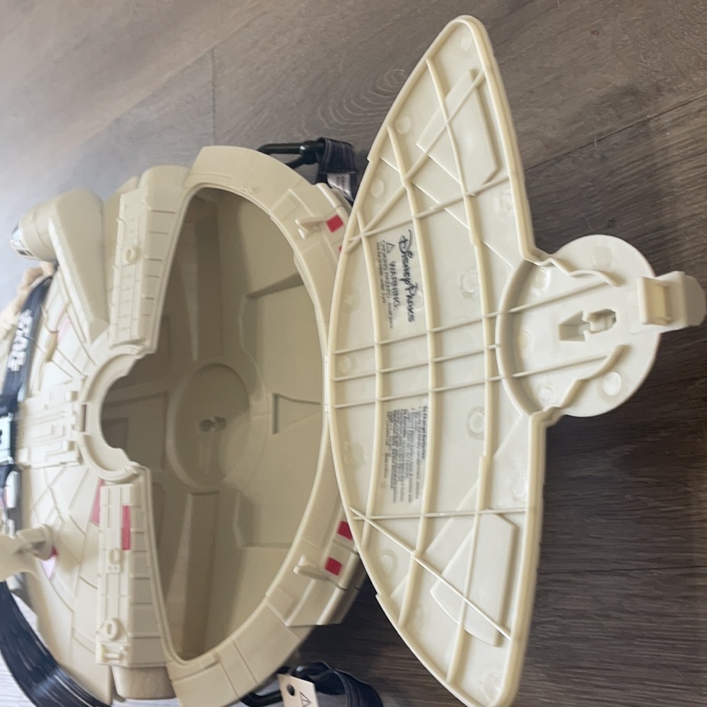 Millennium Falcon popcorn bucket - Picture 13 of 13